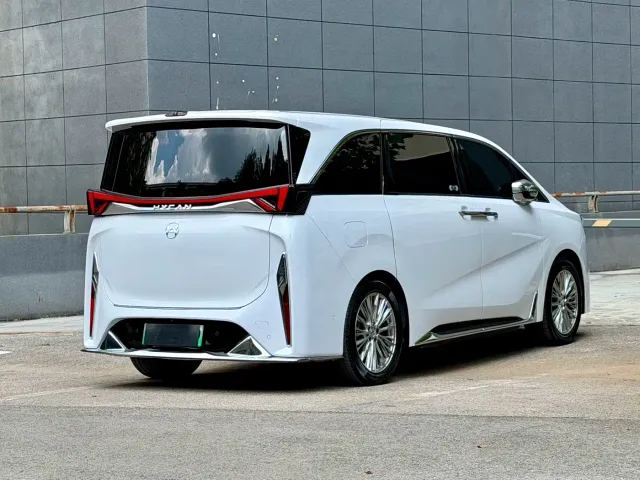 Hycan V09 — Фото автомобиля 13