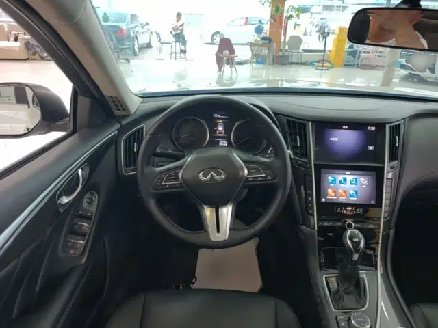 Infiniti Q50L — Фото автомобиля 10