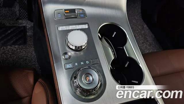 Genesis GV70 — Фото автомобиля 8