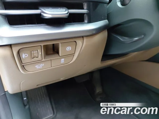 Hyundai Grandeur Grandeur (GN7) 2.5 Бензин 2WD — Фото автомобиля 20