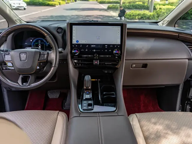 Toyota Vellfire — Фото автомобиля 5