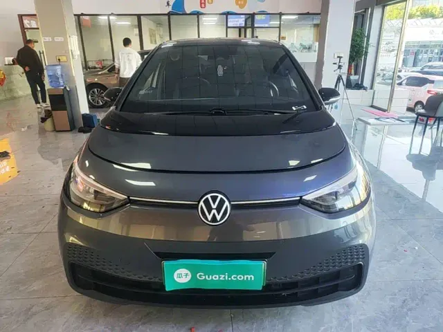 Volkswagen ID.3 — Фото автомобиля 2