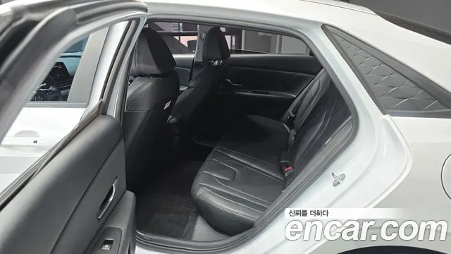 Hyundai Avante CN7 — Фото автомобиля 18