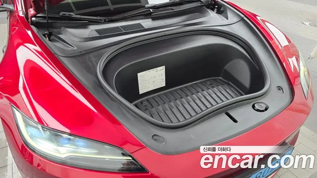 Tesla Model 3 — Фото автомобиля 6
