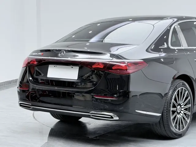 Mercedes-Benz E-Class — Фото автомобиля 20