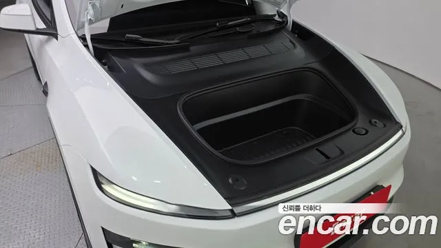 Tesla Model Y — Фото автомобиля 9