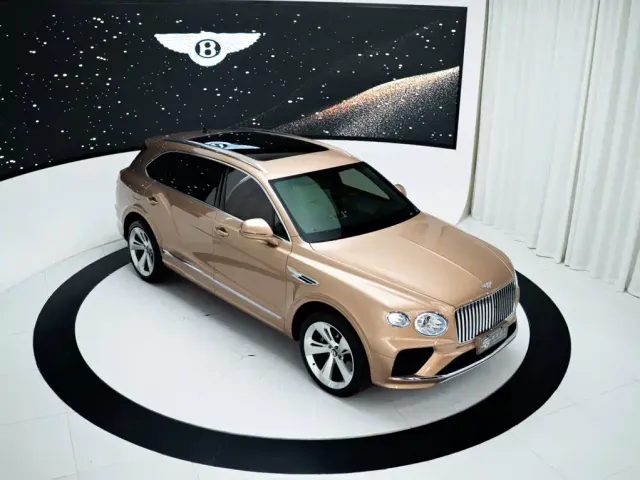 Bentley Bentayga — Фото автомобиля 26