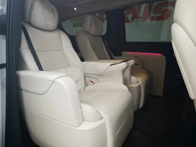 Li Auto MEGA — Фото автомобиля 11