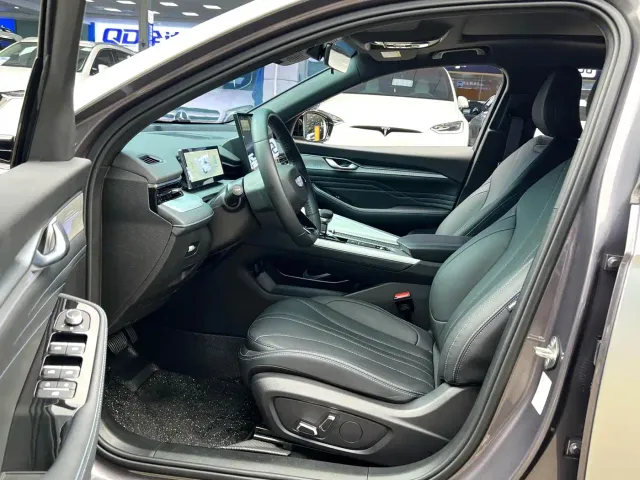 Geely Xingrui — Фото автомобиля 4