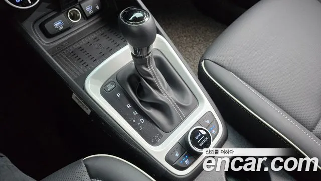 Hyundai Venue — Фото автомобиля 9