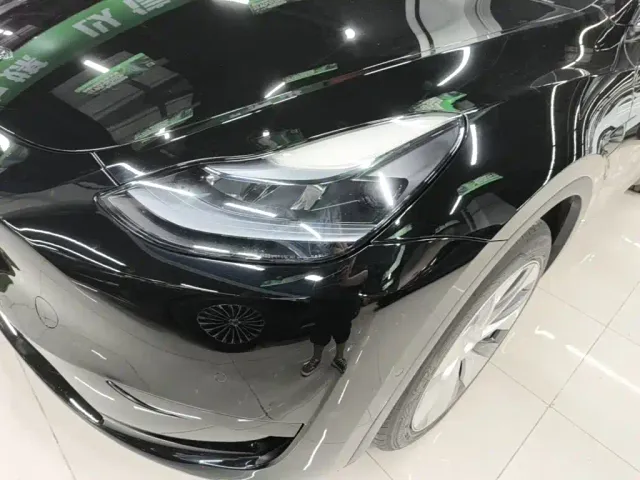 Tesla Model Y — Фото автомобиля 23