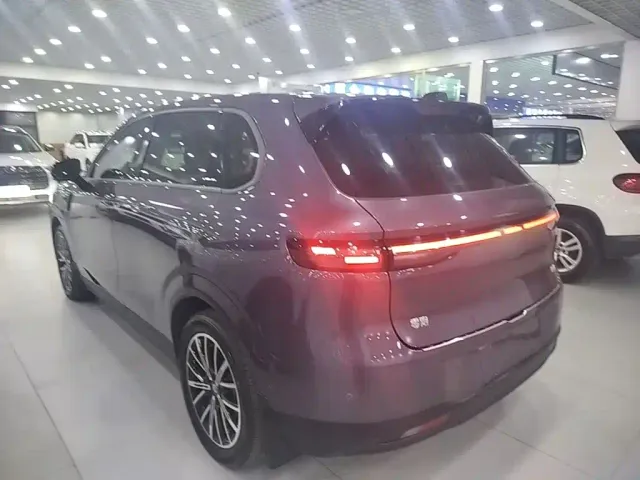 Leapmotor B10 — Фото автомобиля 4
