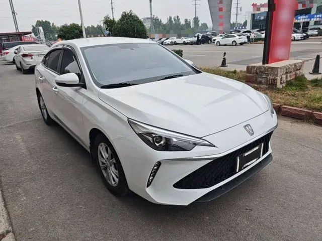 Roewe i5 — Фото автомобиля 3