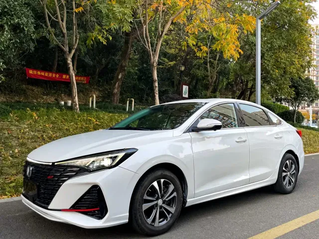 Changan Eado — Фото автомобиля 2