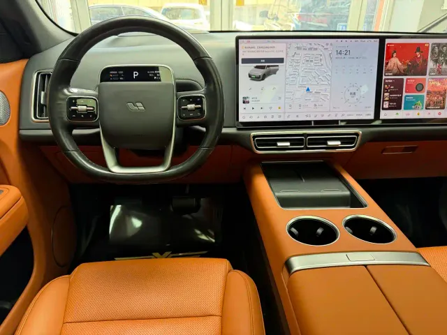 Li Auto L7 — Фото автомобиля 10