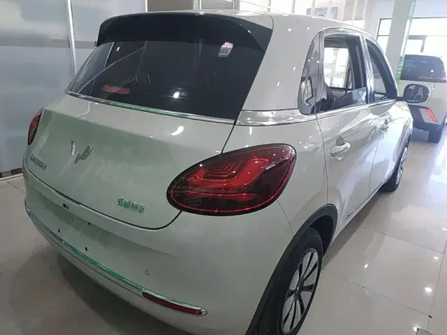 Wuling Bingo — Фото автомобиля 6