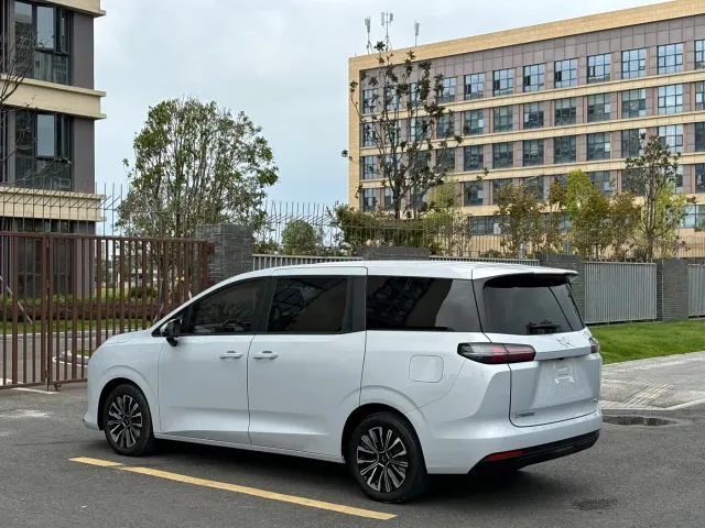 Wuling Starlight 730 — Фото автомобиля 21