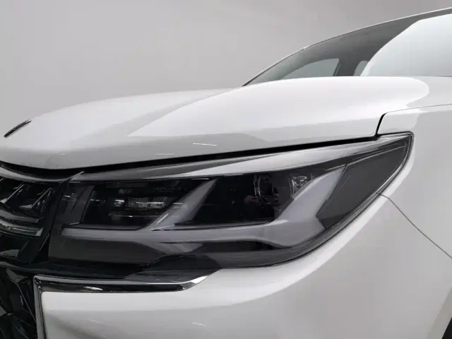 Forthing T5 — Фото автомобиля 7