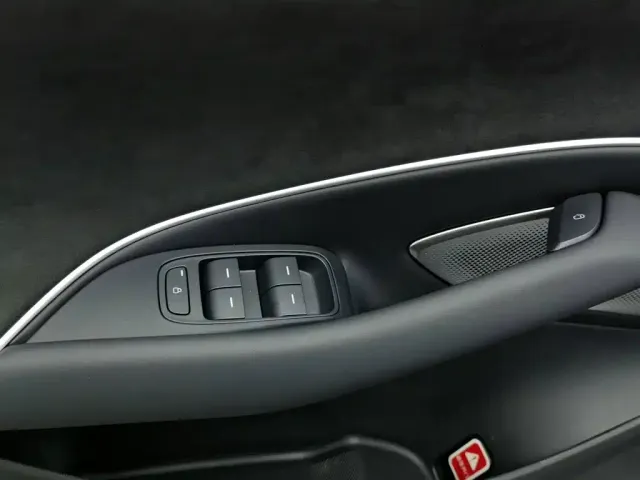 Xiaomi Auto Xiaomi SU7 Ultra 2025 Model Ultra — Фото автомобиля 9