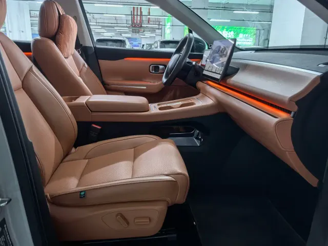 Leapmotor C10 — Фото автомобиля 15