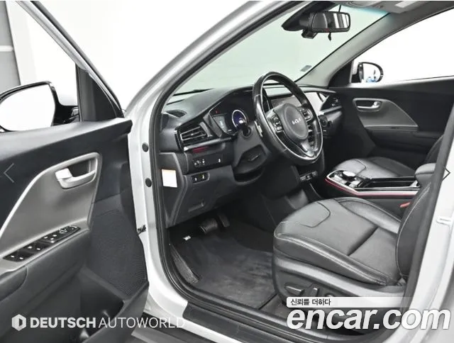 Kia Niro — Фото автомобиля 11