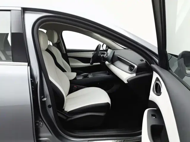 BYD Seal 05 DM-i — Фото автомобиля 23