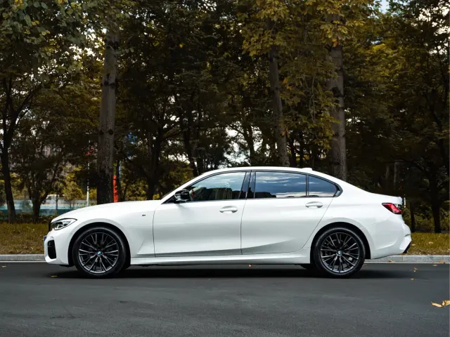 BMW 3 Series — Фото автомобиля 4