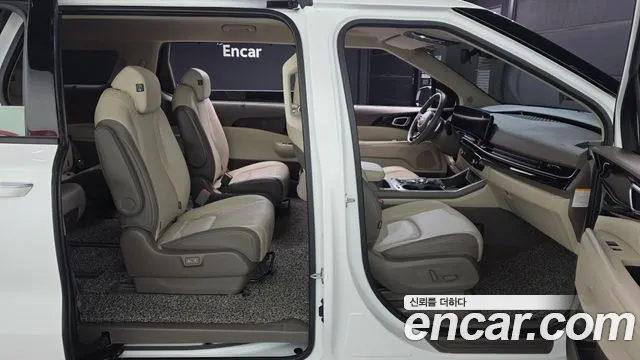 Kia Carnival Generation 4 — Фото автомобиля 20