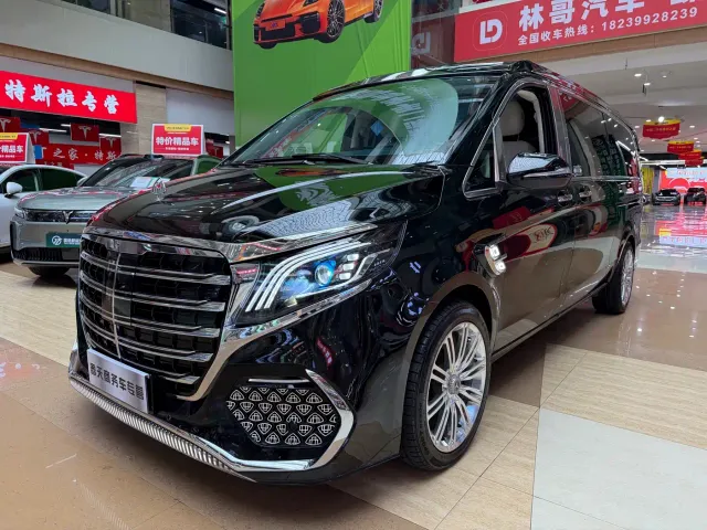Mercedes-Benz Vito 2023 2.0T Business 7-Seater — Фото автомобиля 3