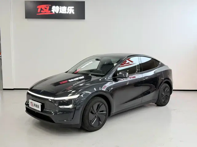 Фотография автомобиля — Tesla Model Y