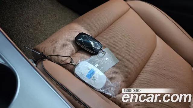 Genesis GV70 — Фото автомобиля 21