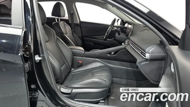 Hyundai Avante CN7 — Фото автомобиля 11