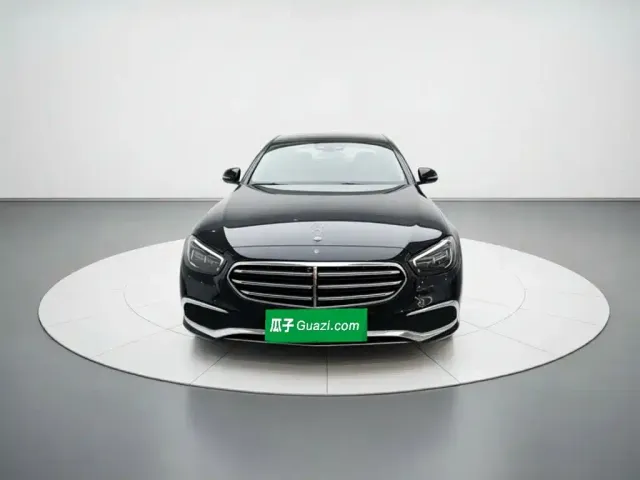 Mercedes-Benz E-Class — Фото автомобиля 2