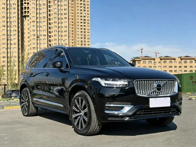 Volvo XC90 — Фото автомобиля 3