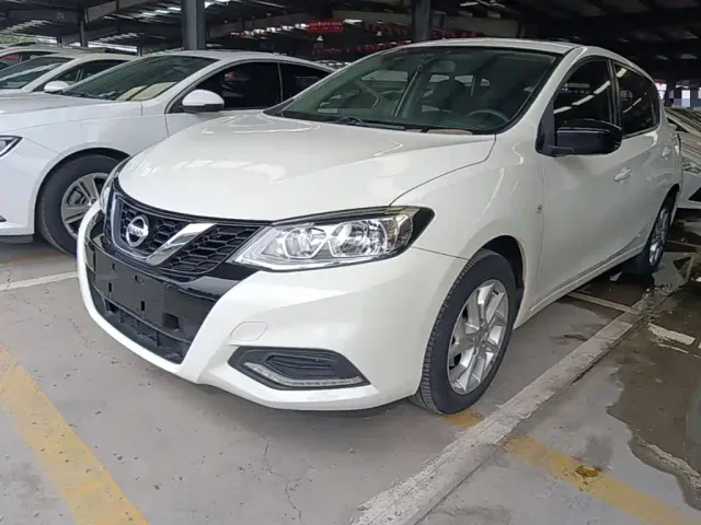 Фотография автомобиля — Nissan Tiida