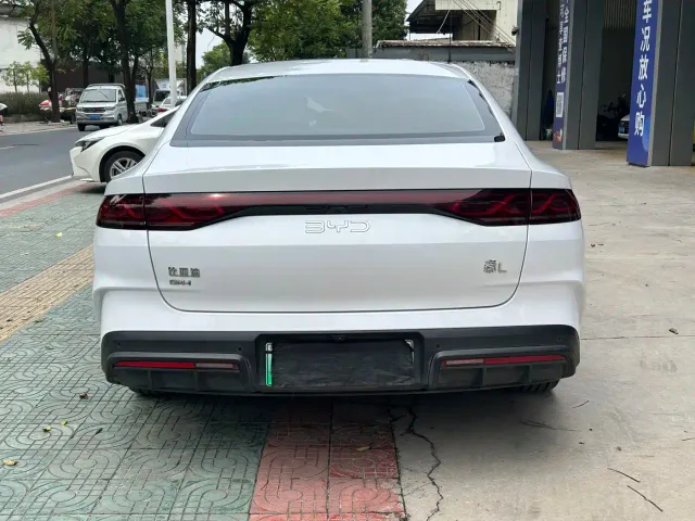 BYD Qin L — Фото автомобиля 8