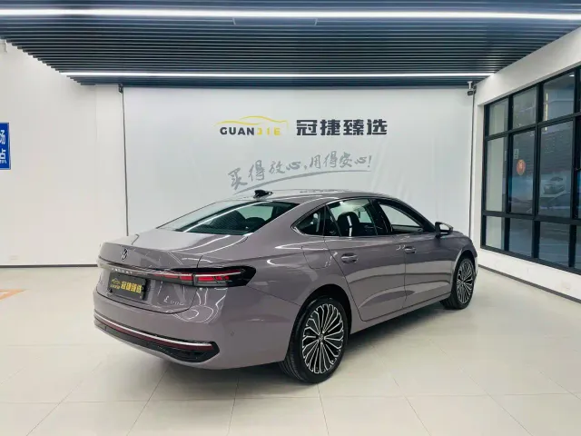 Volkswagen Passat — Фото автомобиля 19