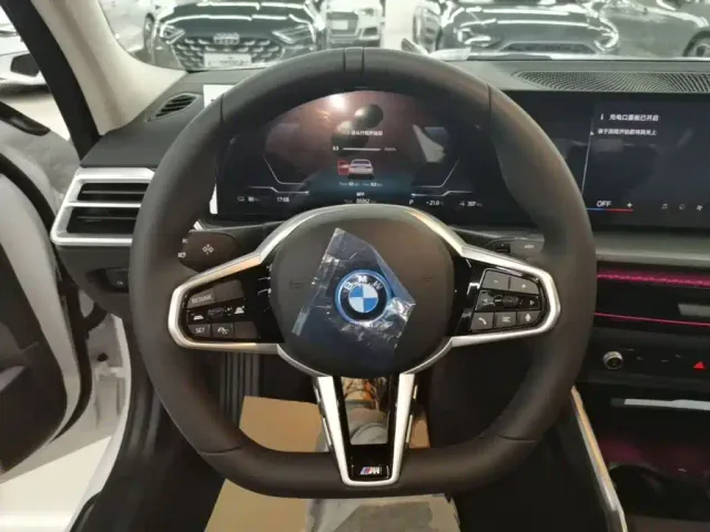 BMW i3 — Фото автомобиля 10