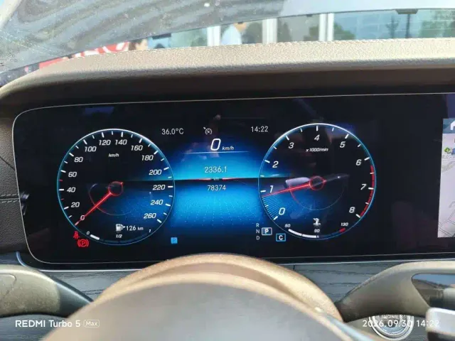 Mercedes-Benz E-Class — Фото автомобиля 4