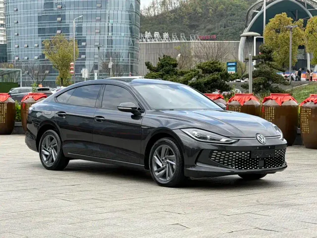 Фотография автомобиля — Volkswagen Lamando