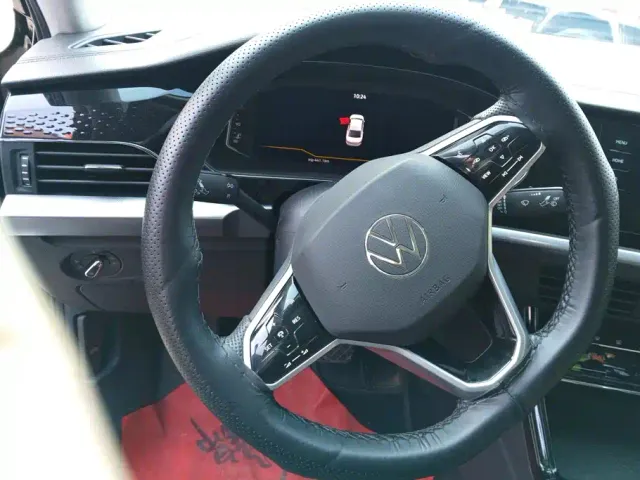 Volkswagen Passat — Фото автомобиля 15