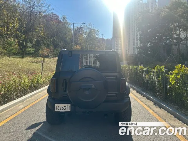 Ford Bronco 6th Gen — Фото автомобиля 4