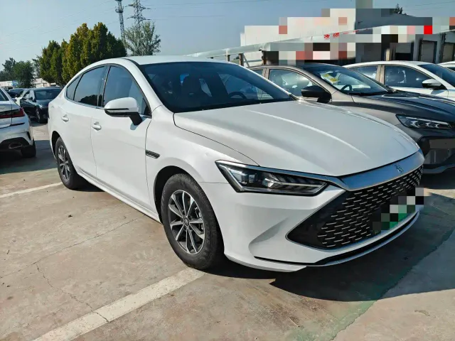 BYD Qin PLUS — Фото автомобиля 3