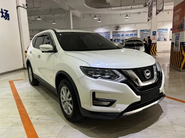 Nissan X-Trail — Фото автомобиля 3