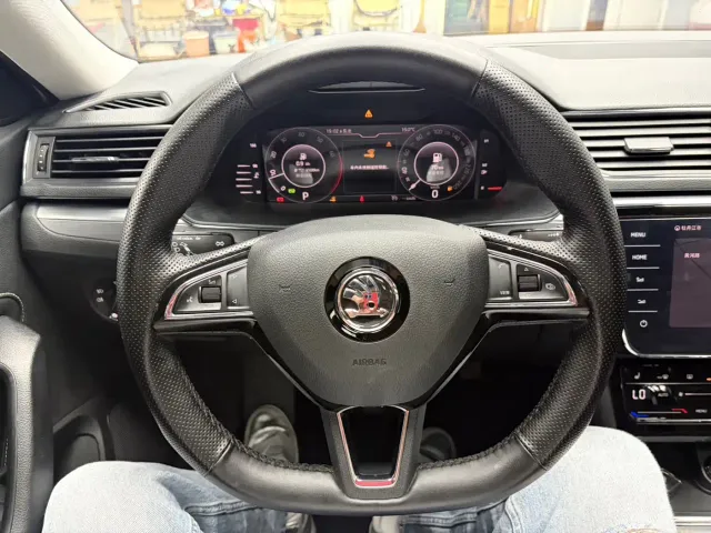 Skoda Superb — Фото автомобиля 20