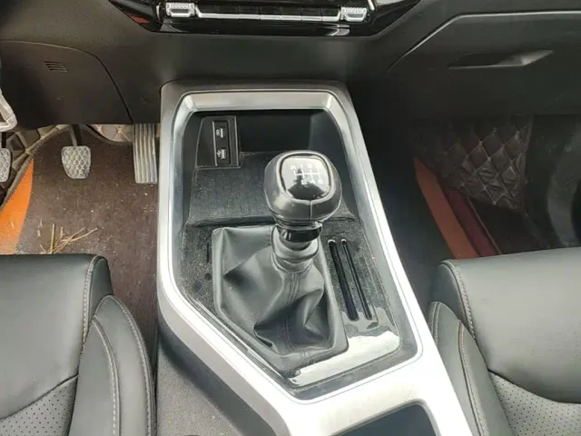 Wuling Jiachen — Фото автомобиля 13