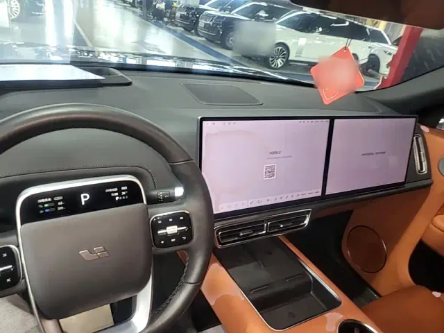 Li Auto L8 — Фото автомобиля 9