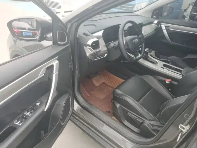 Geely Binyue — Фото автомобиля 15