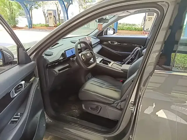 Geely Galaxy Galaxy E5 2026 610km Explorer+ Edition — Фото автомобиля 14