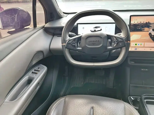 Lynk & Co Z20 — Фото автомобиля 10